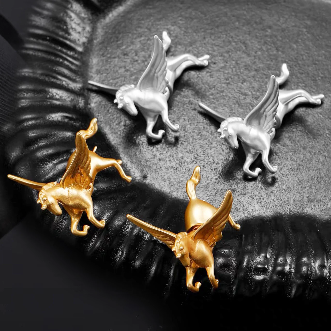 New Jewelry & Accessories Classic Style Unicorn-Shaped Earrings Worn Both Front And Back For Women's Parties & Gifts