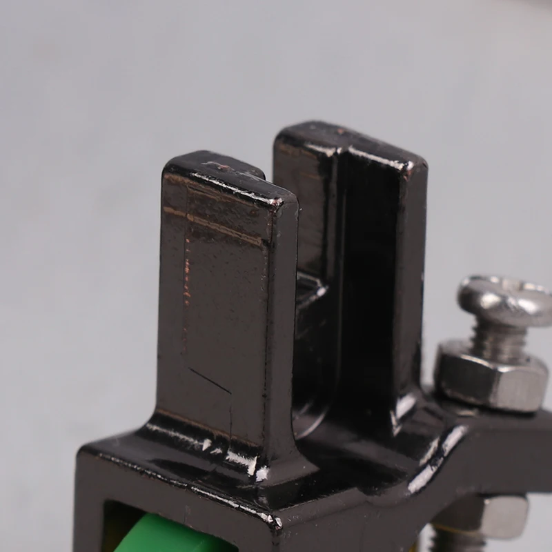 1PC Universal จักรเย็บผ้าอุตสาหกรรมหนัง Roller Wheel Presser เท้าแบนรถผ้าหนาเสื้อผ้าเปลี่ยน Presser ฟุต