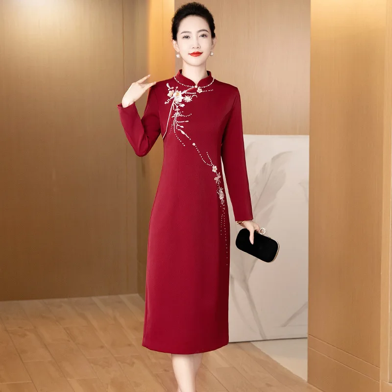 Yourqipao Chinese Traditional Embroidered Mother Of The Bride Cheongsame Dress Long Sleeve Wedding Guest Prom Party Gowns