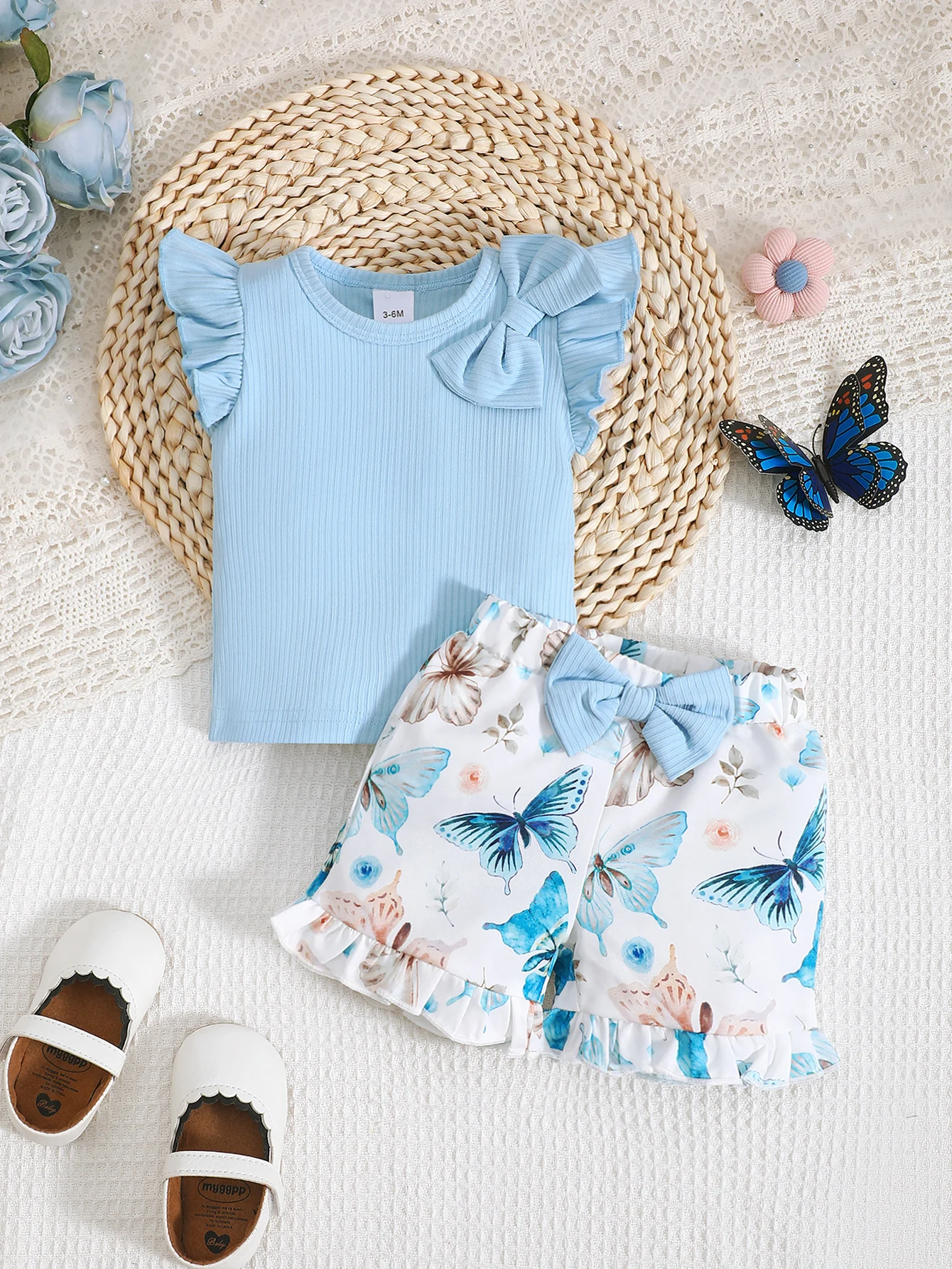 Sweet Two-Piece Set for Baby Girls, Featuring a Ruffled Lace Bow Round-Neck Pullover, Soft Ribbed Tank Top + Butterfly Floral Print & Bow Lace Shorts, Suitable for Casual Outdoor Daily Wear, Spring and Summer