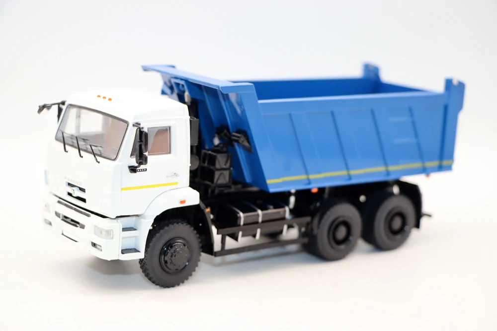 Новая модель самосвала КАМАЗ-6522 (рестайлинг) в масштабе 1/43, синий, СССР, литая под давлением, от Start Scale Models, для коллекции и в подарок