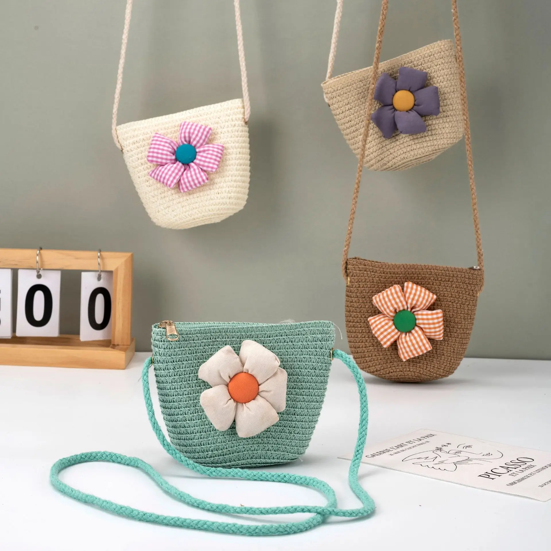 Bolso de mano de paja para niños, bolsos de hombro de tejido para niños, bolso cruzado de flores de moda de verano para niñas, hecho de Natural