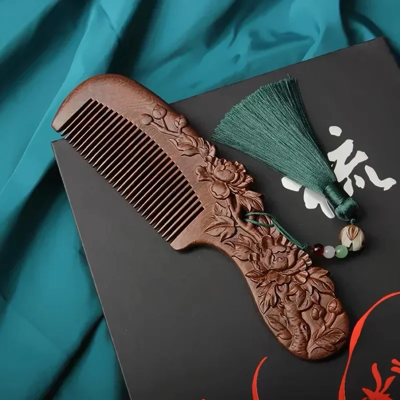

Natural Sandalwood Combs Solid Wood Carving Comb Anti-Static Beard Comb Handicraft Hair Styling New Year Valentine's Day Gift