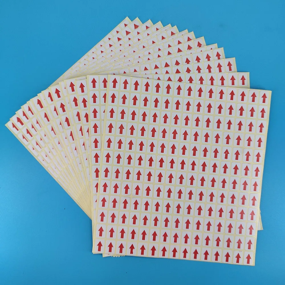 ملصقات السهم الحمراء الدائرية ذاتية اللصق ، ملصقات مخصصة ، مؤشر المنتج غير الصحي المربع ، علامة إعادة صياغة