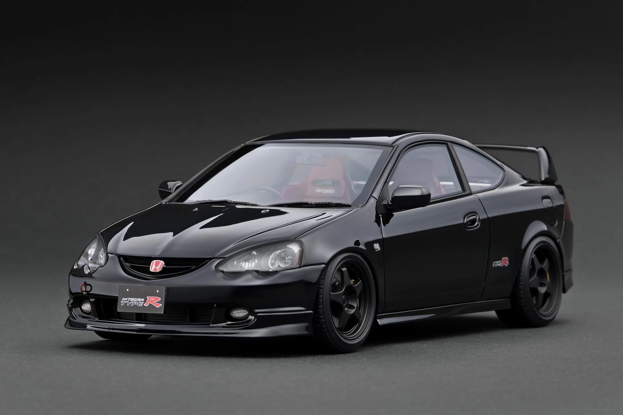 IG 1:18 Honda INTEGRA (DC5) TYP R Schwarzes Premium-Sammlerharz basierend auf dem 3D-Scanfahrzeugmodell mit K20A-Motor IG3330