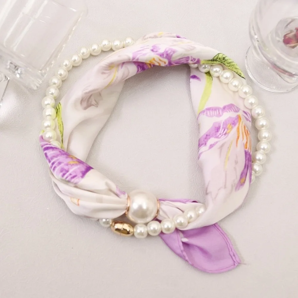 Multifunctional Magnetic Pearl Buckle Silk Bandana Floral Print Lightweight Square Silk Scarf Portable Polyester Neck Scarf