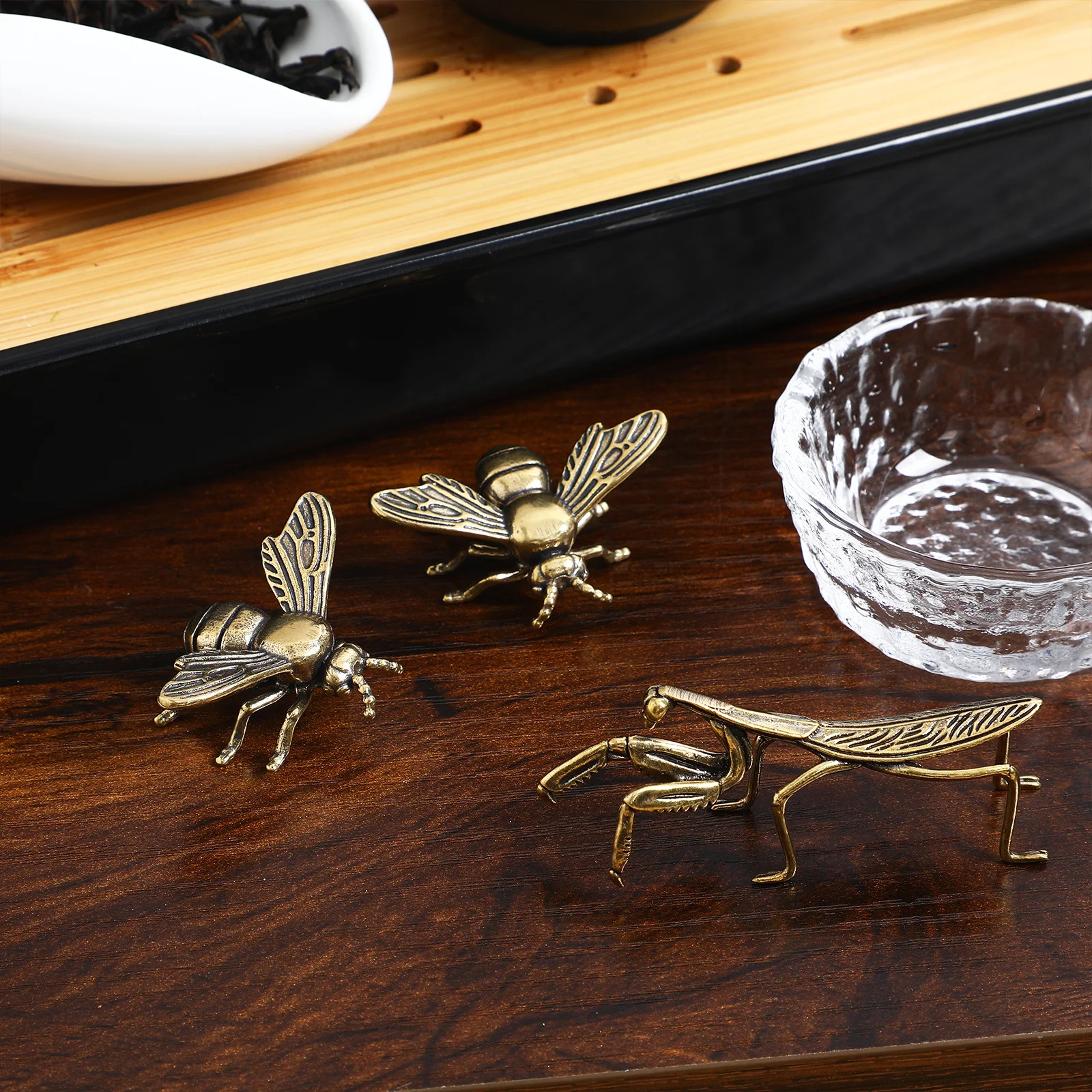 

3Pcs Brass Bee Mantis Insect Craft Ornaments Tea Party Decor Desktop Brass Decoration Bee Decor Mantis Craft Ornament