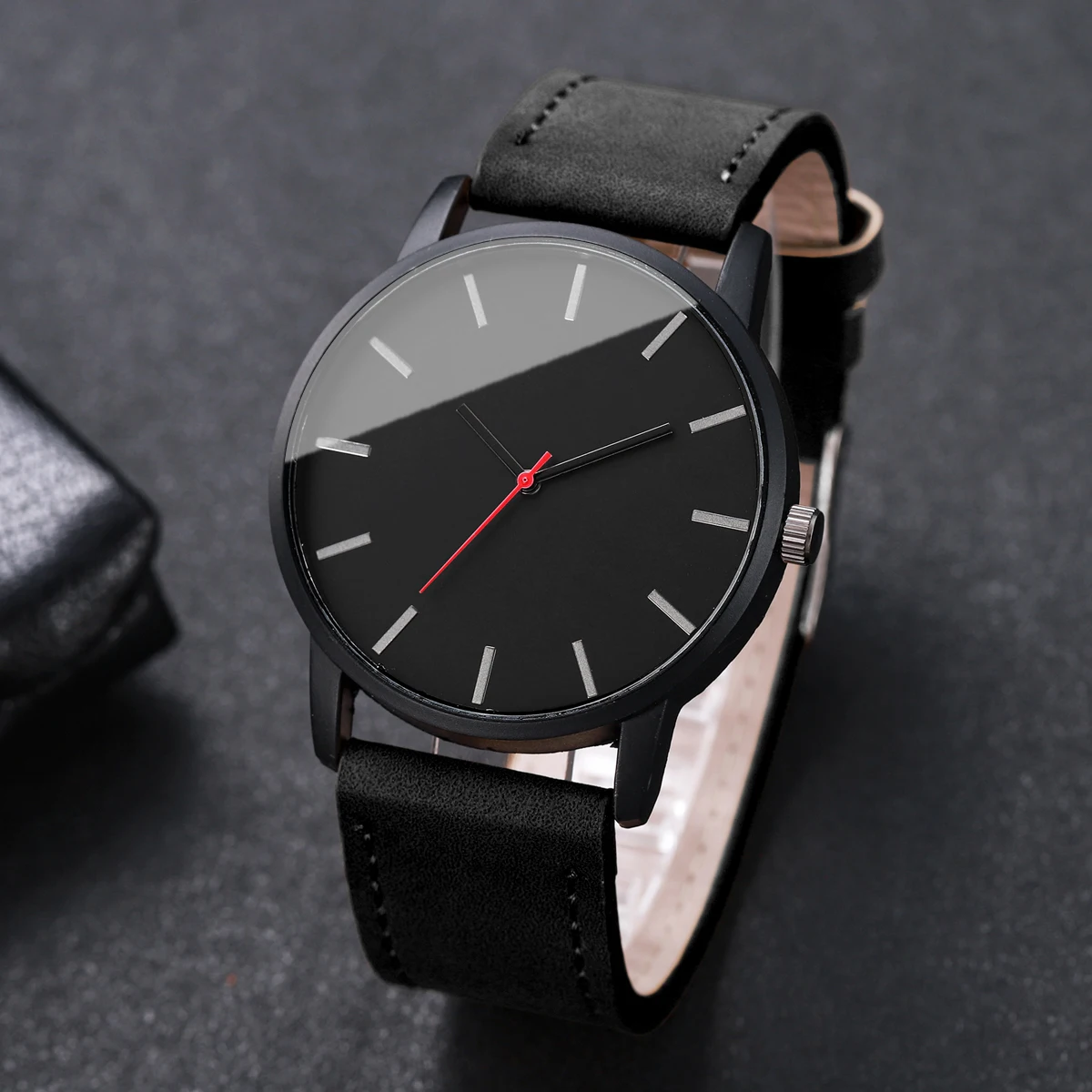 2PCs Men's Gentleman Watch Simple Classic Round Dial Quartz Watch Men's PU Leather Strap Simulated Watch Set