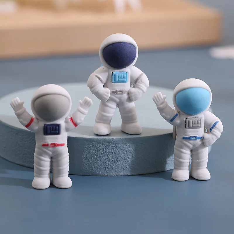 3 Pieces/lot Creative Astronaut Eraser Cute Astronaut Pencil Eraser Children's Stationery Drawing Sketch Eraser Kawaii Eraser - Image 2