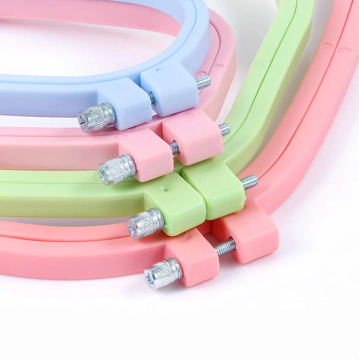 

5Pcs Skid Resistance ABS Square Cross Stitch Rings Easy Adjust Embroidery Set for Kids and Family Members