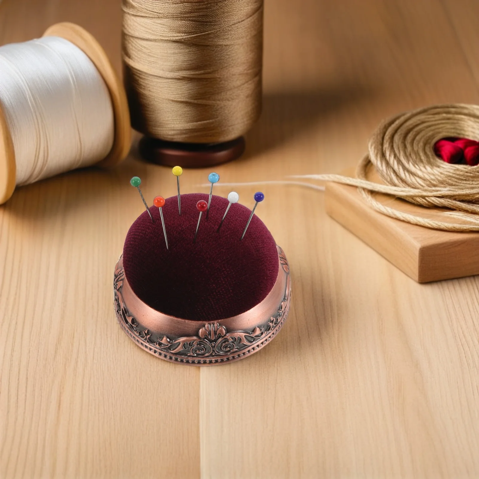 

Vintage Needle Pin Cushion Retro Style Sewing Pin Organizer Metal Base Embroidery Needle Holder Compact Portable Sewing Tool