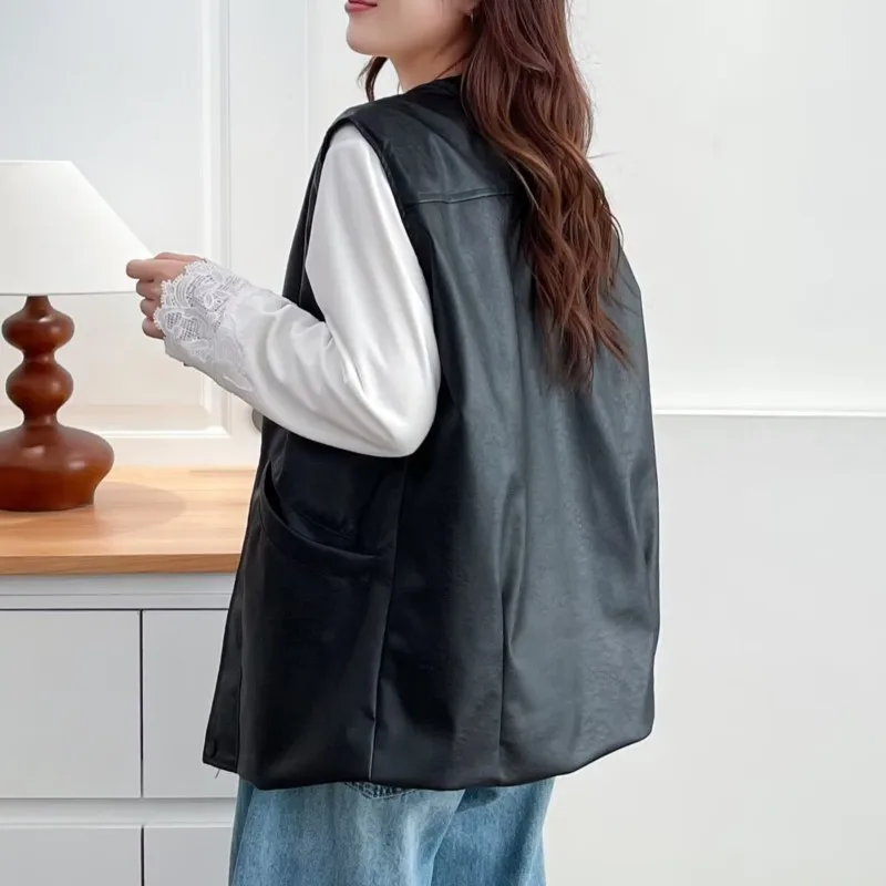 เสื้อแจ็คเก็ตหนังแฟชั่นสำหรับผู้หญิงไซส์ใหญ่ ฤดูใบไม้ร่วง ปี 2025 เสื้อกั๊กไม่มีแขน คอวี ซิป PU เสื้อกั๊ก รุ่น 2533