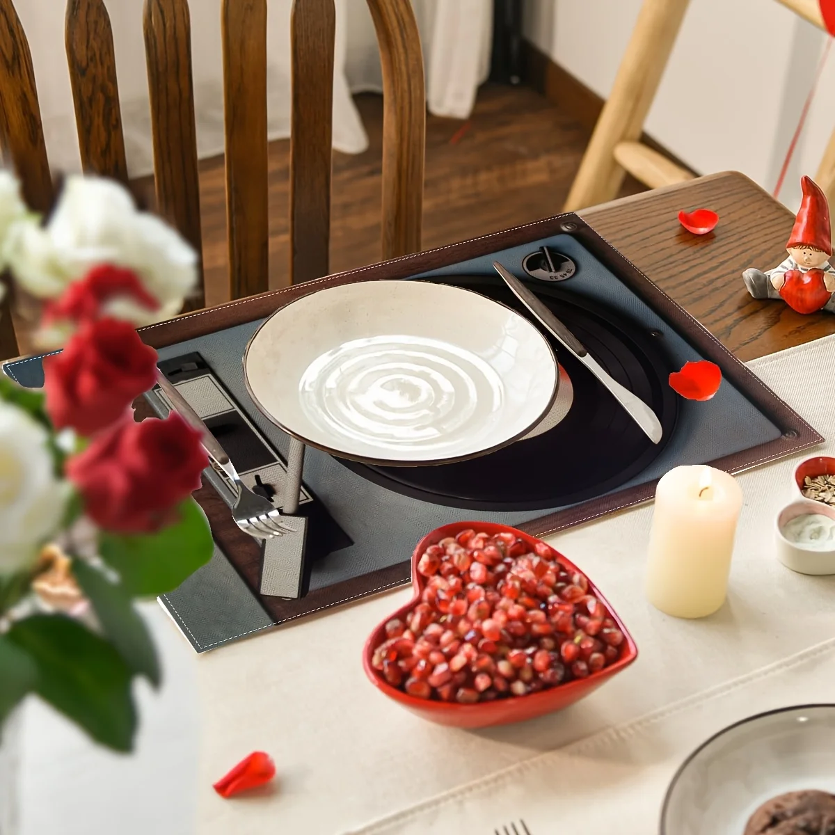 VIKAMA 4-Piece Vintage Electronics Placemat Set: Color TV, Vinyl Record Player Tape Recorder American Diner Style