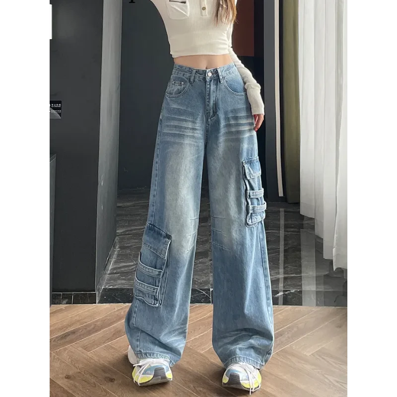 

Американские светло-голубые джинсы с большими карманами и прикосновением для женщин весной и осенью. Новые свободные драпированные широкие брюки.