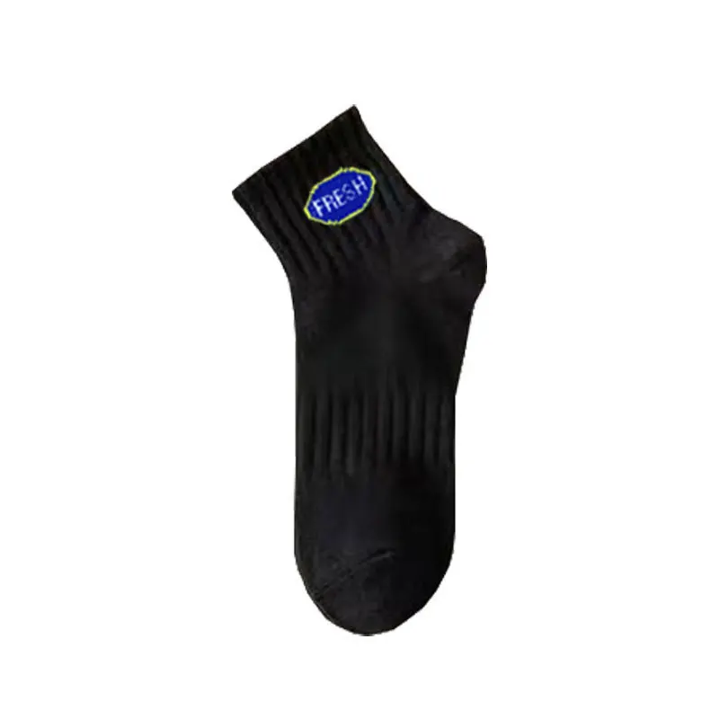 

Breathable Mid Length Socks Suitable for All Seasons Sweat Absorbing Thin Sports Men's Socks with Letter Print Decoration