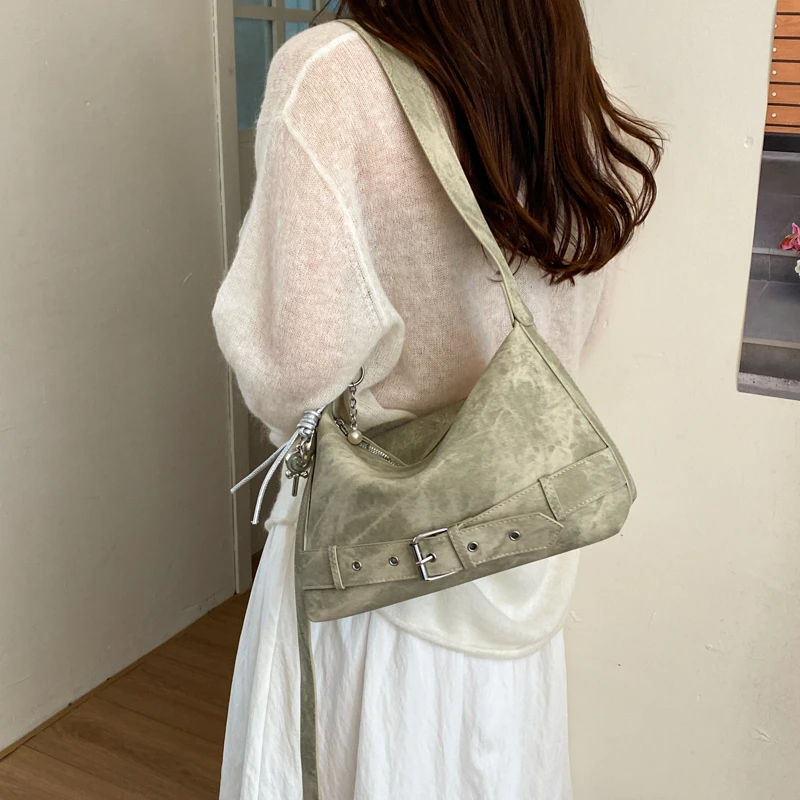 Fashion Large Capacity Retro Velvet Underarm Shoulder Bag for Women PU Material Commuter Bag with Belt Buckle Cross-Border Style