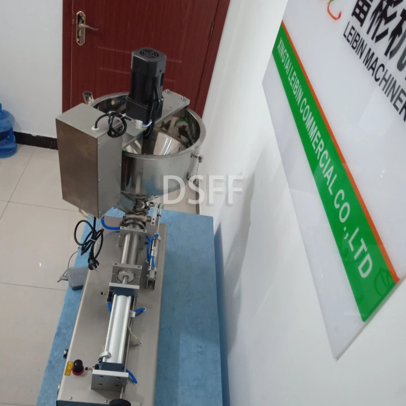 Semi-Automatic Paste Filling Machine With Heated Mixing Hopper Honey Sesame Paste Packaging Machine