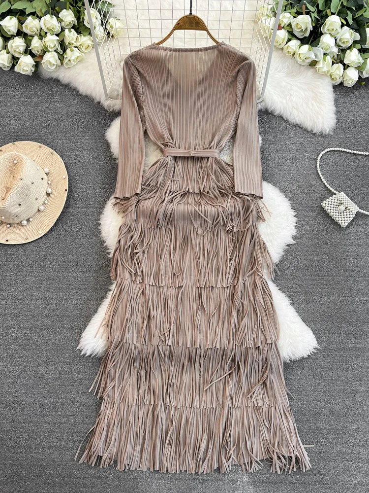 EWQ Fashion Pleated Tassels Dress For Women Vintage Solid Color V-neck Lace-up Casual Loose Dresses New Clothing 2024 27C547