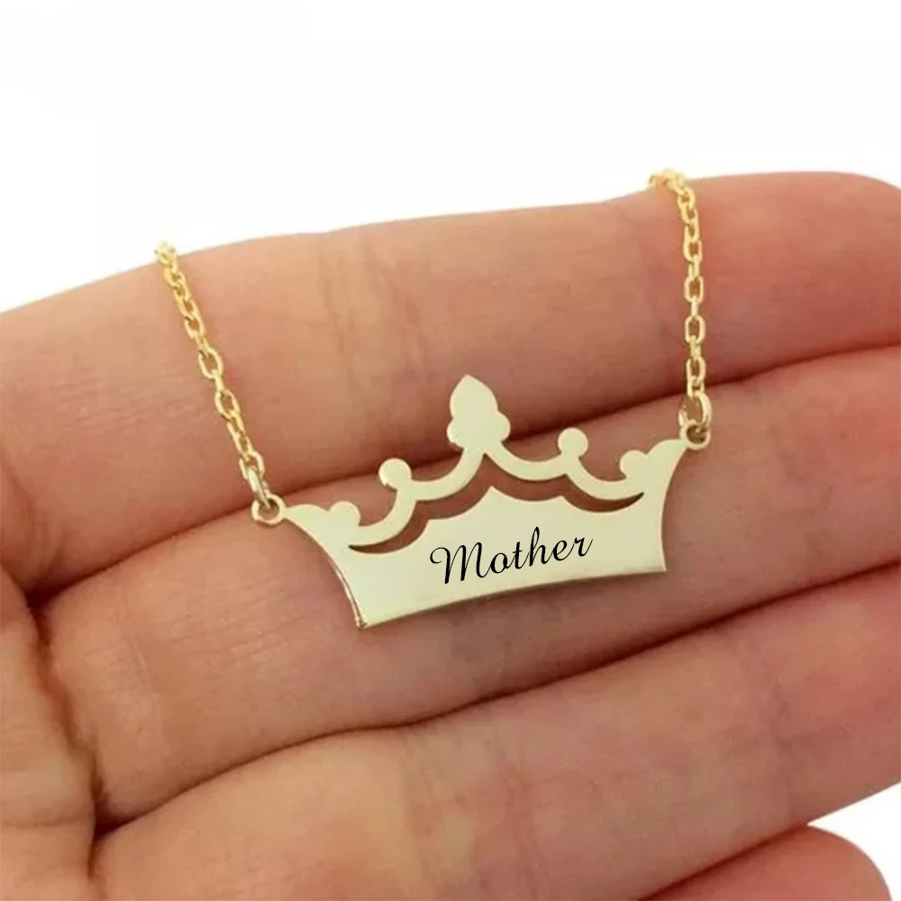 

Personalized Carved Letter Name Crown Necklace, Simple And Atmospheric Accessories, Holiday Gift For Female Friends