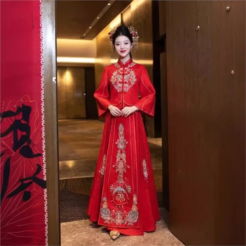 

New Chinese-style red toasting wedding dress