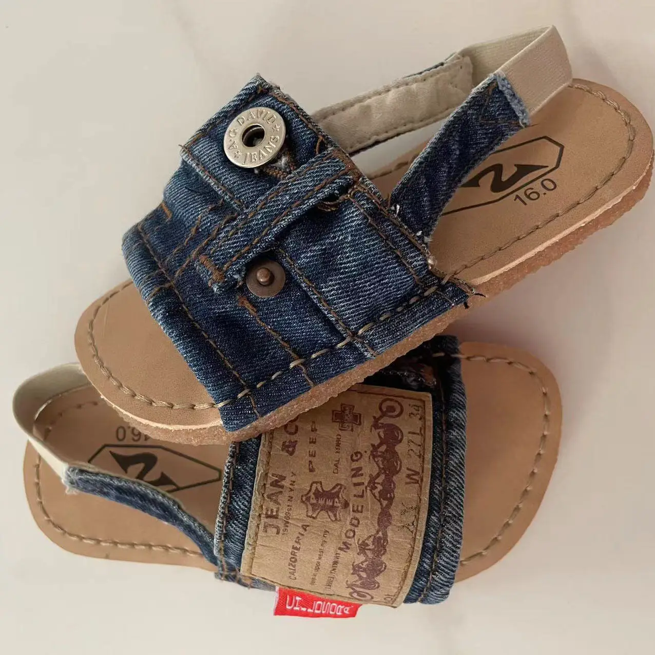 Summer Boys and Girls Sandals 2024 Summer New Oxford Flat Bottom Fashion Denim Upper Anti Slip Comfortable Children's Sandals