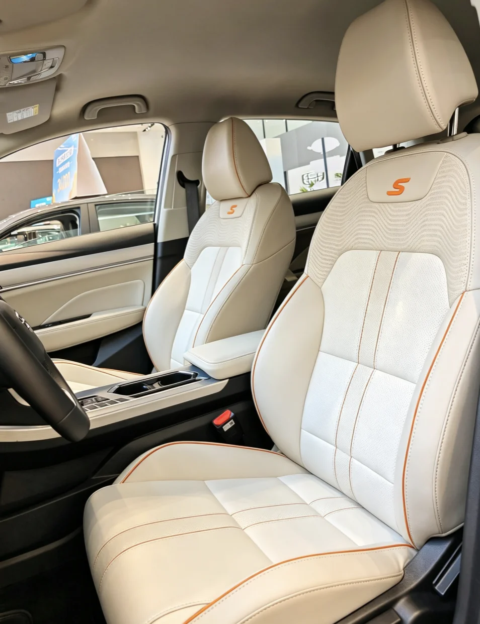 Für Geely Coolray 2019~2025 Maßgefertigte Autositzbezüge Luxuriöses Nappaleder 100% Passgenau Innenraumzubehör 360 ° Vollständige Abdeckung – Detail 1