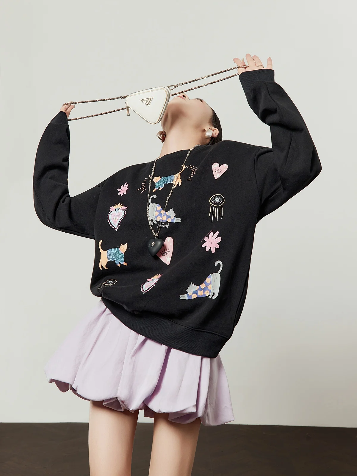 

Повседневный свитшот Bla для женщин, свободный крой, весна 2026, новинка, дизайн Sle Zhou Li Wu и Flower Heart, ленивый повседневный топ