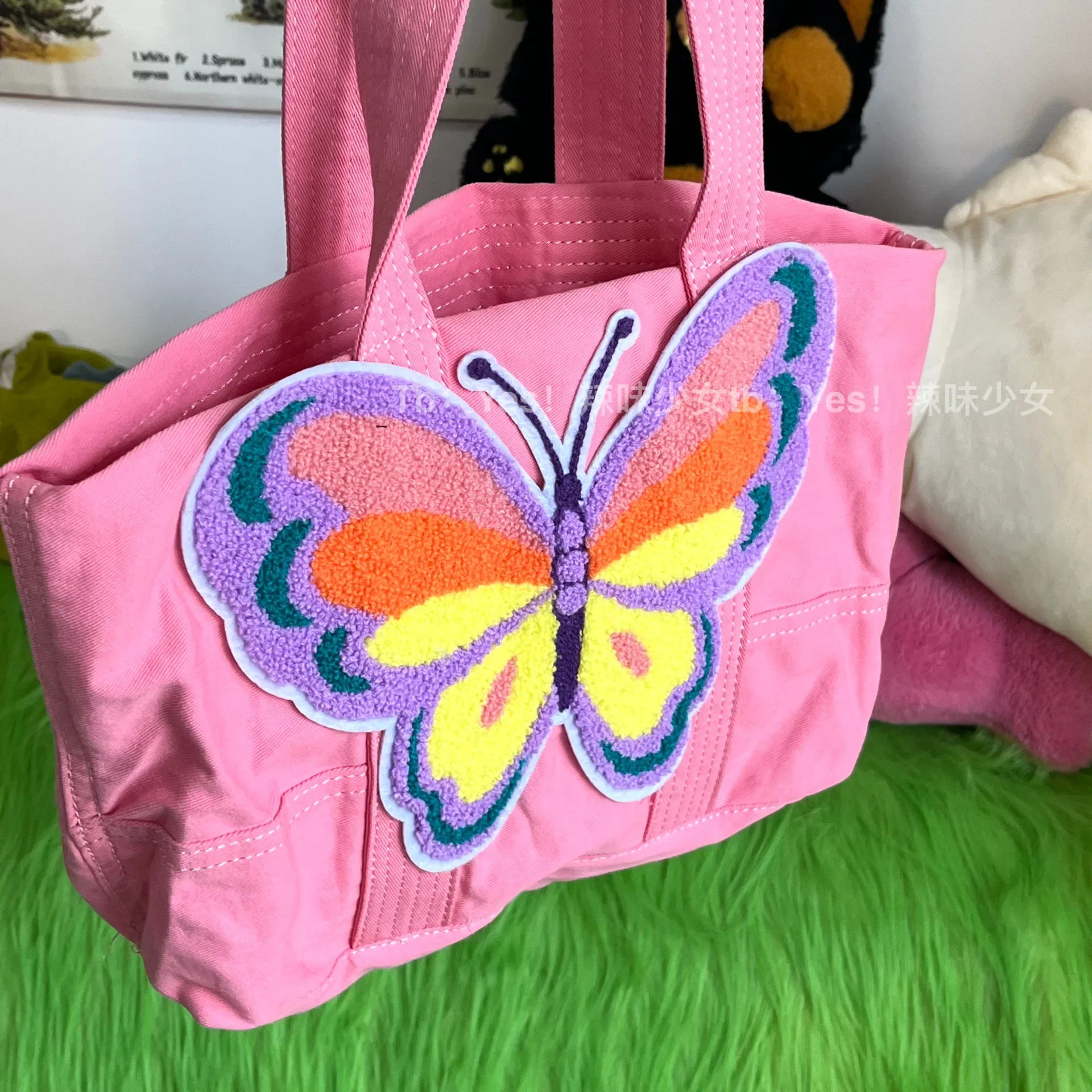 

Корейская нишевая дизайнерская Лоскутная сумка через плечо с бабочкой, милая парусиновая вместительная Холщовая Сумка-тоут ручная сумка для шоппинга