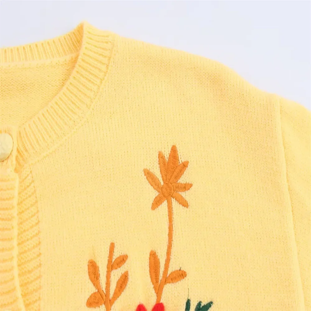 2025 Nuovi abiti da donna Cardigan con orlo irregolare ricamato semplice e versatile alla moda in stile europeo e americano