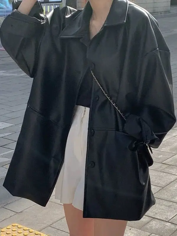 เสื้อคลุมหนัง PU สไตล์ชิคสำหรับฤดูใบไม้ร่วง แขนยาว คอปก ทรงหลวม สวมใส่สบาย เหมาะสำหรับเดินทางและแฟชั่น