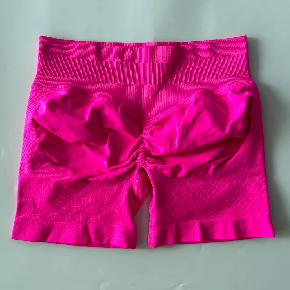 Geen logo shorts Lage geribbelde band Yogashorts Naadloze Scrunch Bum Workout Gymshorts Booty Stretch hardloopshorts Fitnesskleding