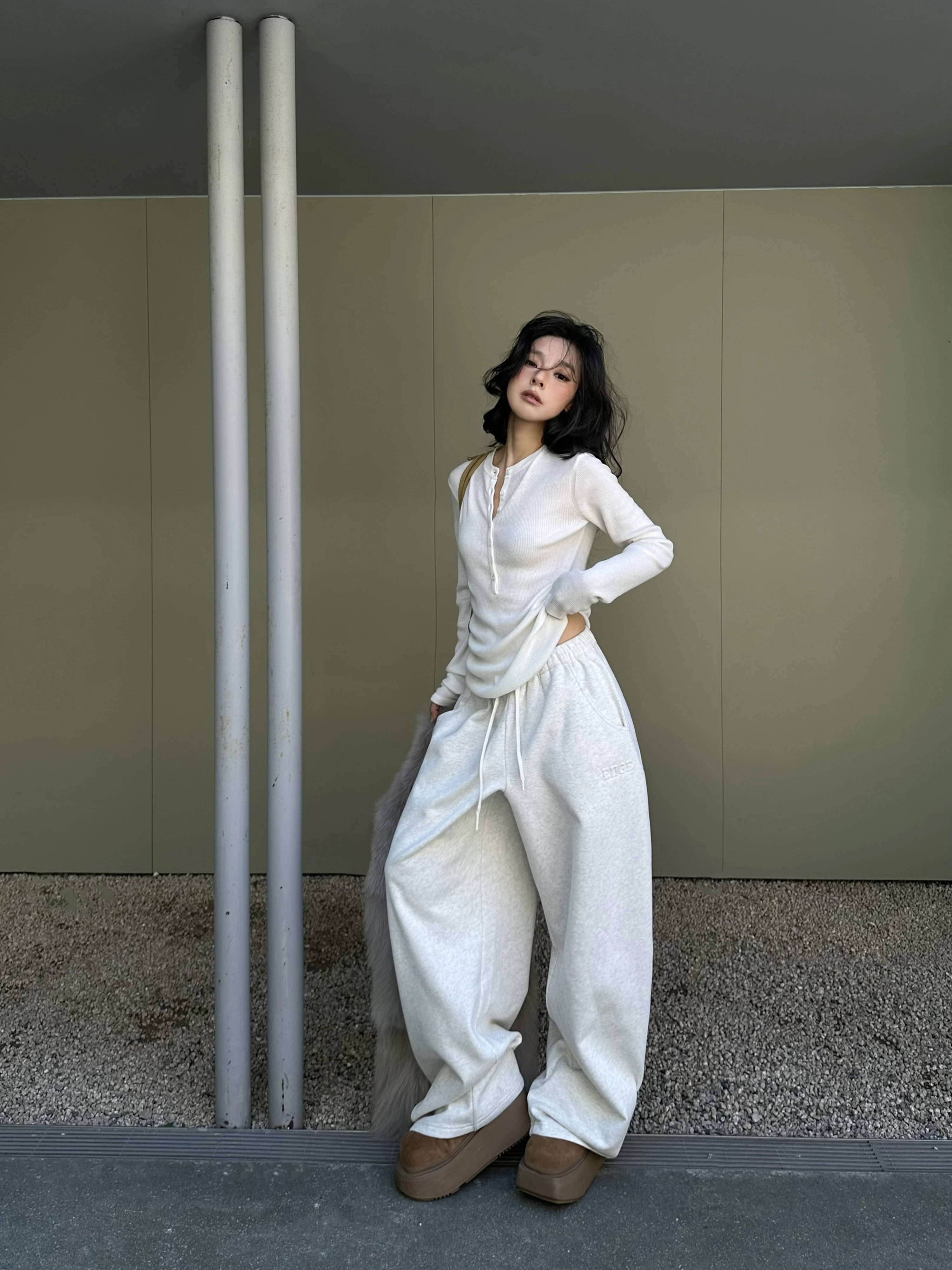 Warm White Fleece Lined Casual Sweatpants Loose Comfortable Autumn Winter Straight Leg Pants Low Waist Elastic Cotton Blend