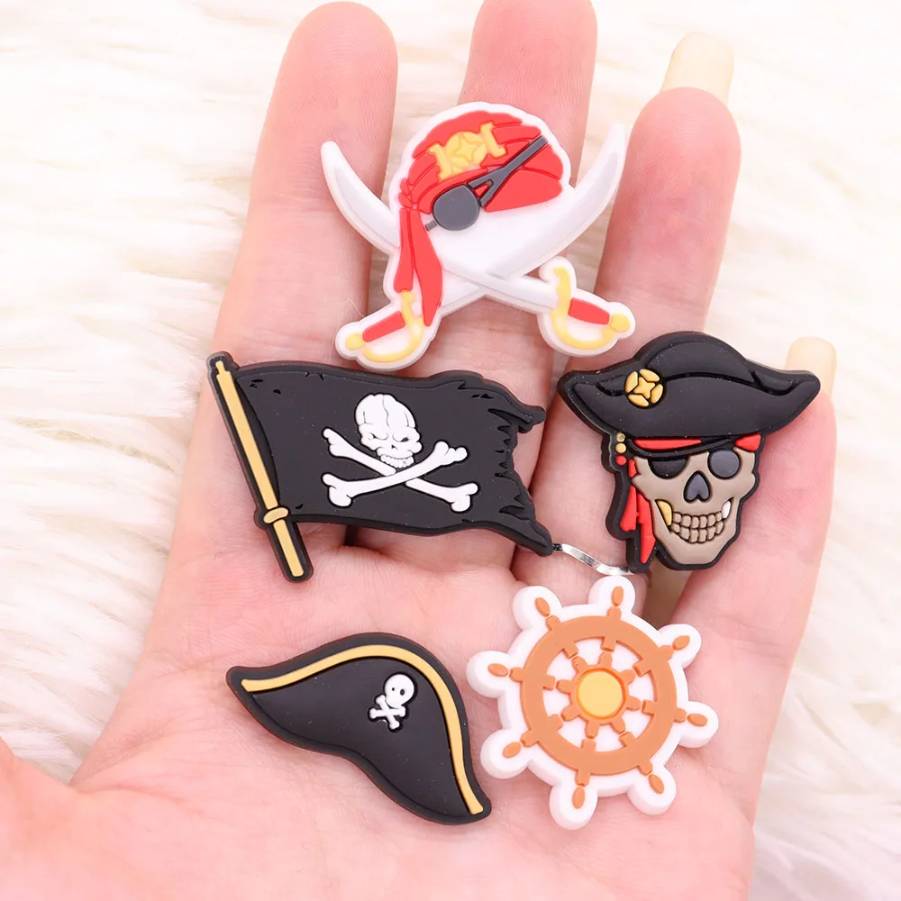 5pcs Cartoon Pirate Hat Flag Skull PVC Shoe Charms Garden Shoes Button Decoration Sandals Slipper Accessories Holiday Present