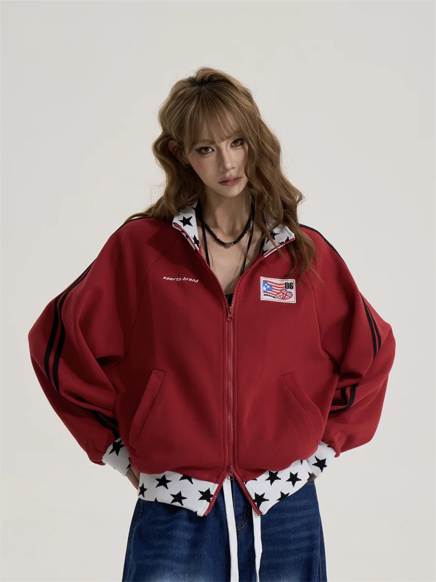 

Ретро-американский красный топ с вышивкой для женщин, свободный, стройнящий, из смесового хлопка и полиэстера, модная уличная одежда