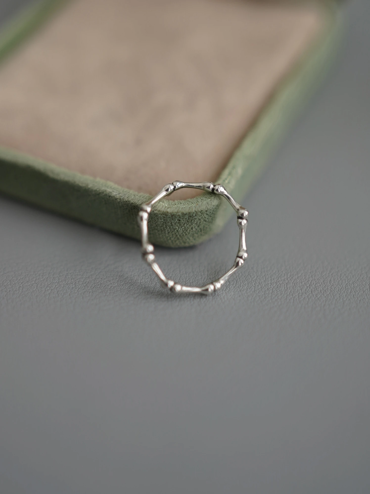 Original Design 925 Sterling Silver Bone Ring Unique Couple Rings Versatile Tail Ring Sleep Lotus Eternal Minimalist Style