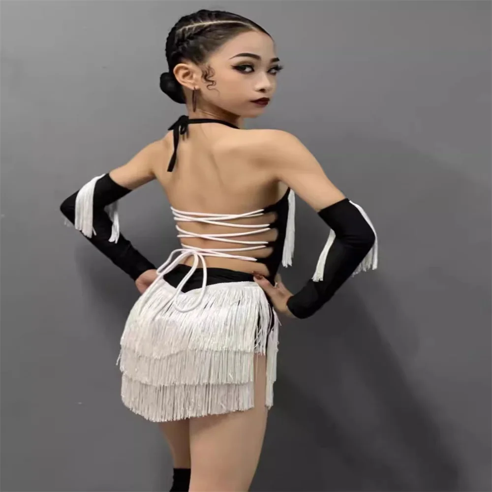 Vestido de competición de baile latino para niños, Falda corta de moda, ropa de actuación latina con borla, Espalda descubierta, sexy, nuevo