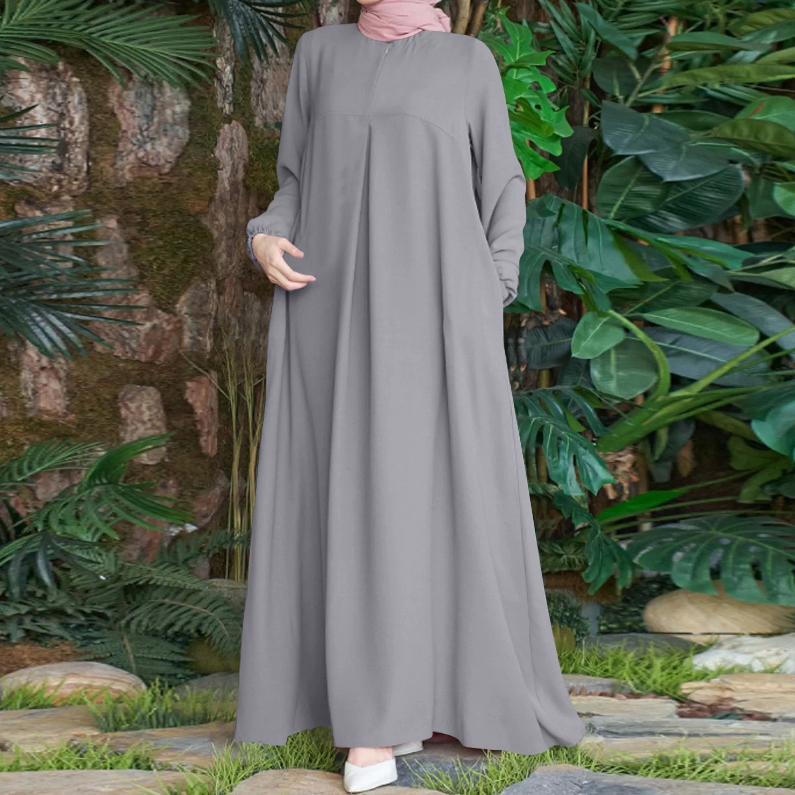 

Muslim Woman Dress Women's Solid Colour Temperament Elegant Pleated Long Dress Casual Round Neck Long Sleeve Dress Dubai Abaya