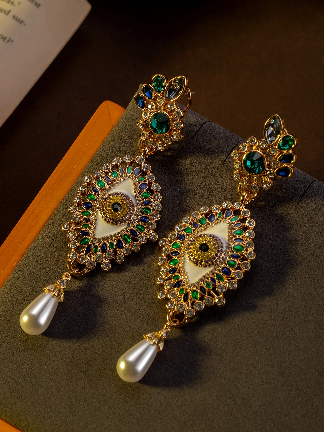1 Pair of Vintage Rhinestone-Encrusted, Elaborate, Exaggerated Devil's Eye Earrings Suitable for Women's Daily Wear as a Gift