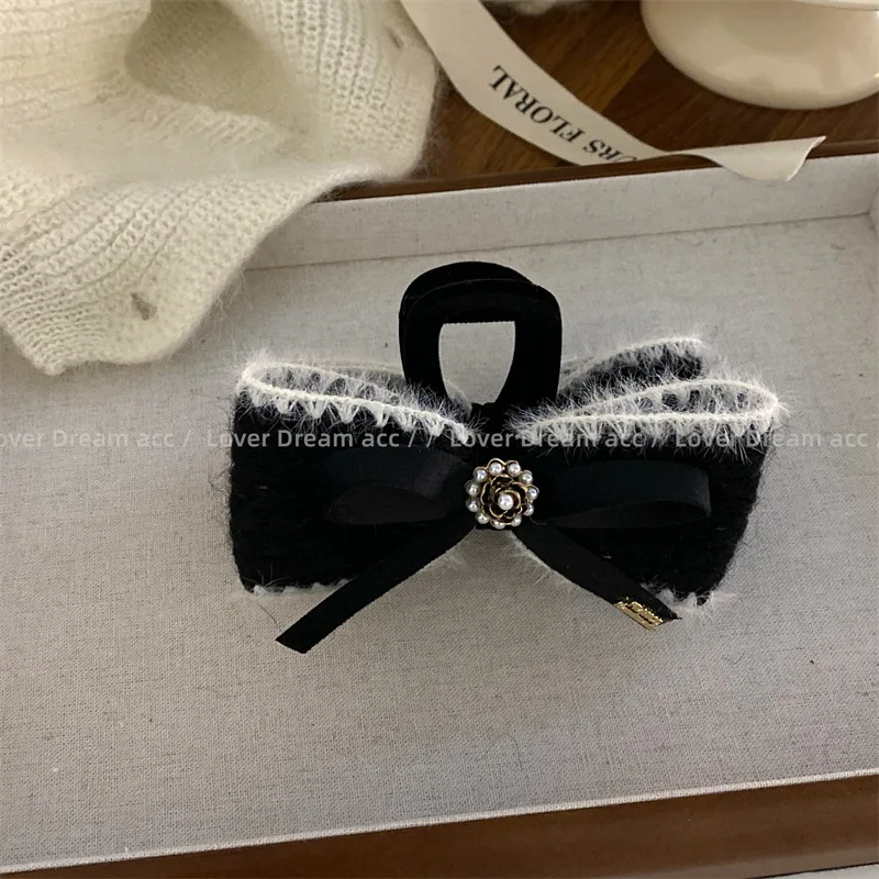 Korean New Black and White Knitted Wool Bow Hairpin Sweet and Fashionable Small Fragrance Grip Plate Hairpin Hairpin Accessories