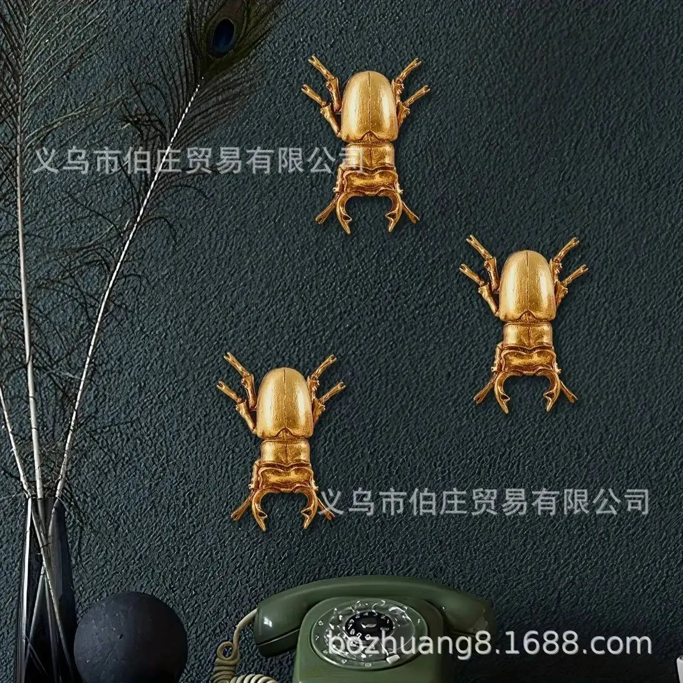 Unique and Creative gold Insect Wall Decoration Hanging Ornament Resin Material Hornet Home Decor Craft