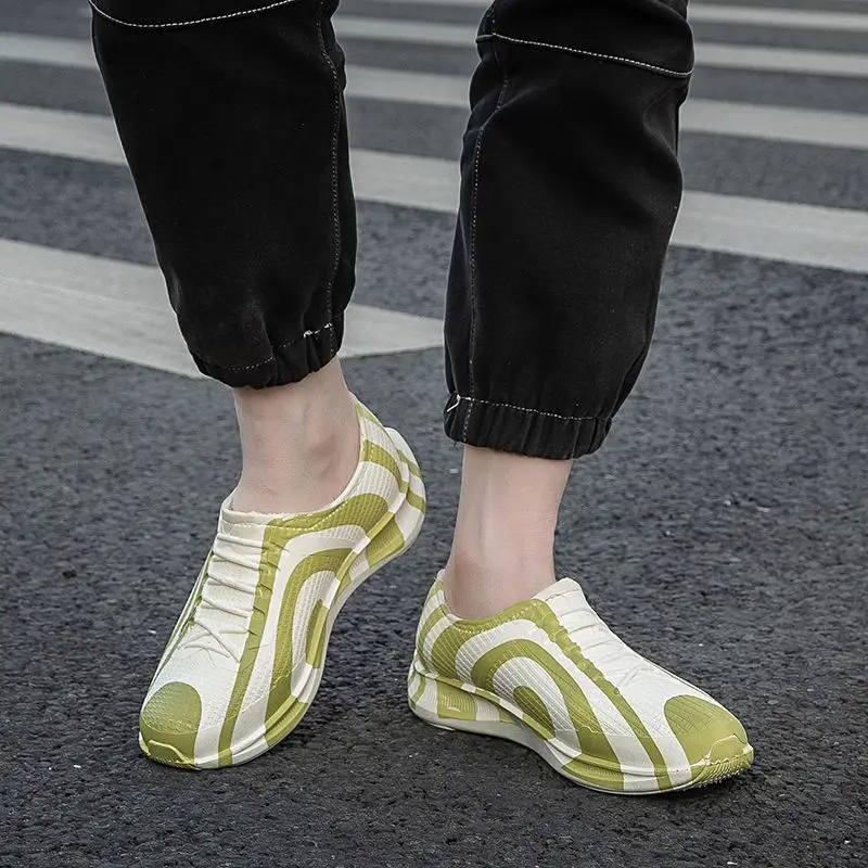 Botas de lluvia bajas poco profundas impermeables para Chef de cocina de verano para hombres adultos al aire libre cómodos zapatos de punta ancha baratos zapatos de moda para hombre