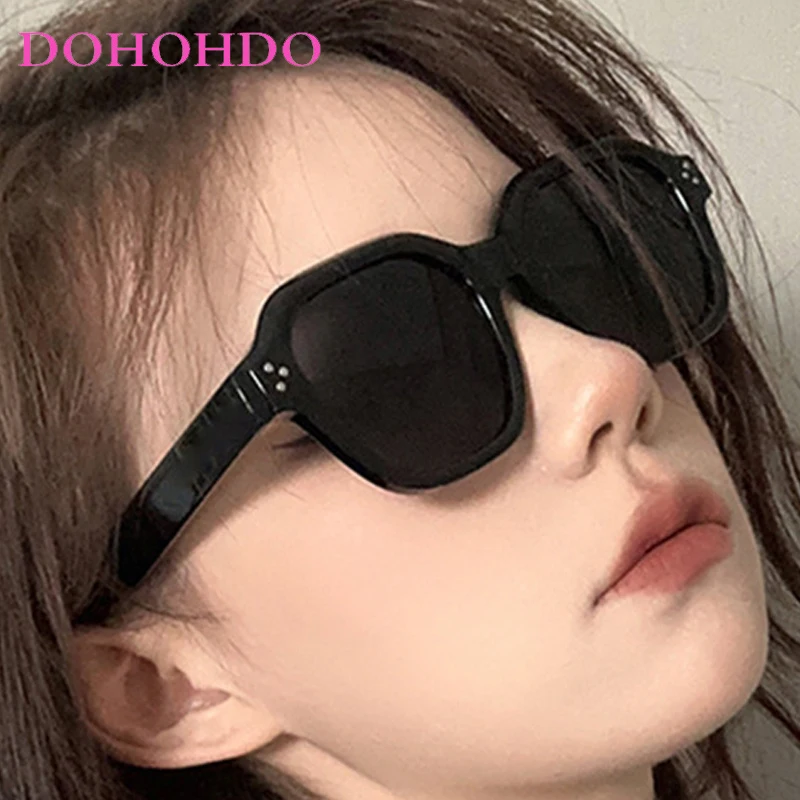 

New Fashion Irregular Square Rivets Women Sunglasses Classic Candy Color Men Sunglass Driving Travel Shades Female Lentes UV400