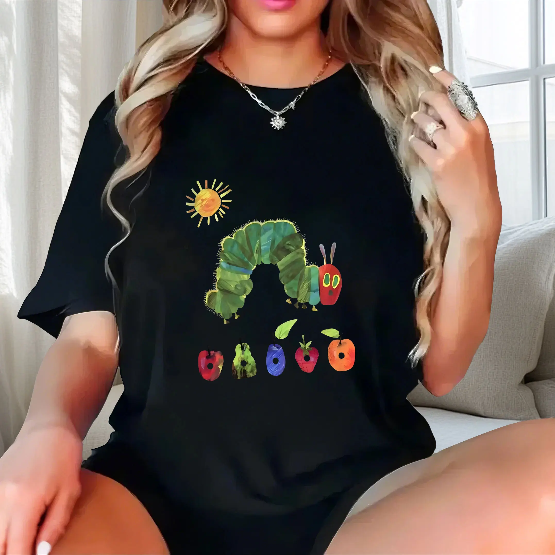 

Cartoon caterpillar pattern plus size Ladies' casual short sleeved T-shirt black