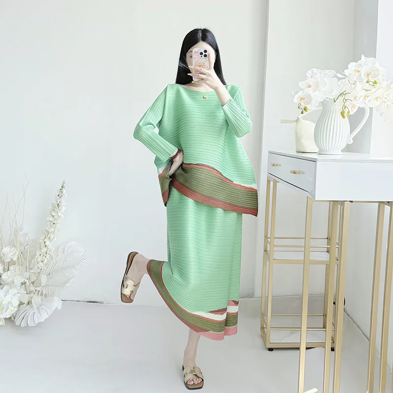 Model Miyake Pleated Counter Fashion Warna Tabrak Kotak-kotak Elegan Atasan Musim Semi + Rok Lipit Set Dua Potong Musim Panas Baru 2025