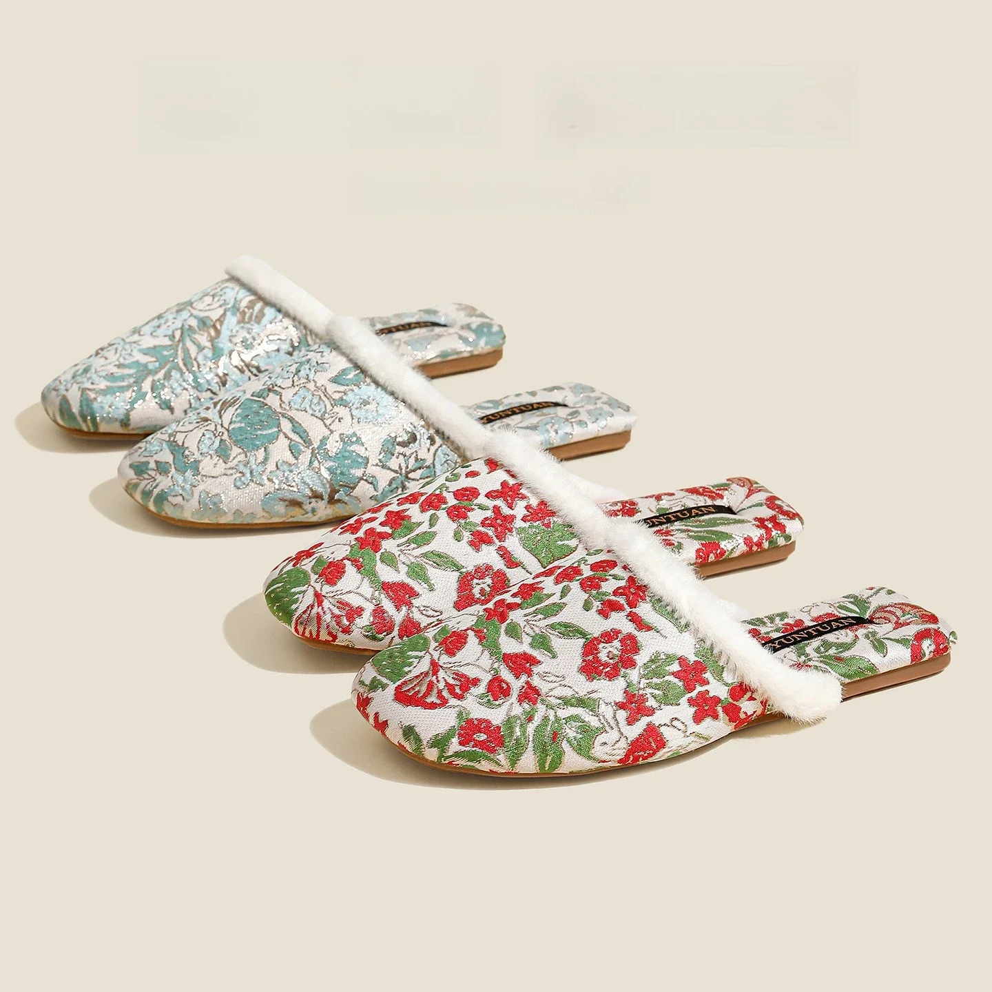 

Autumn Winter Fleece Lined Floral Pattern Jacquard Chinese Style Warm Cotton Slippers for Women's Home Use with Mink Fur Trim