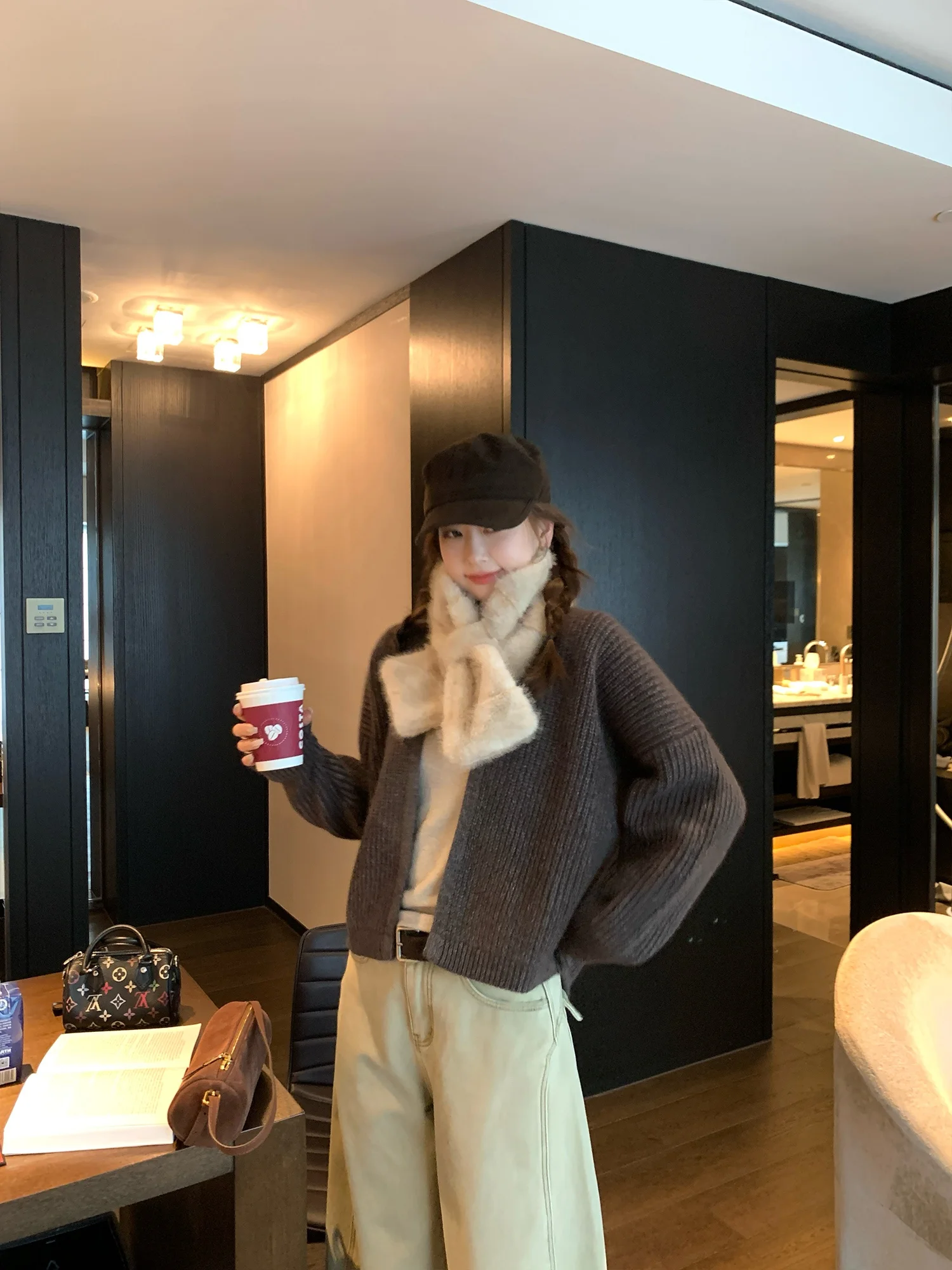 

Новый теплый мягкий вязаный кардиган-пальто из шерсти с V-образным вырезом для женщин, осенне-зимняя повседневная верхняя одежда