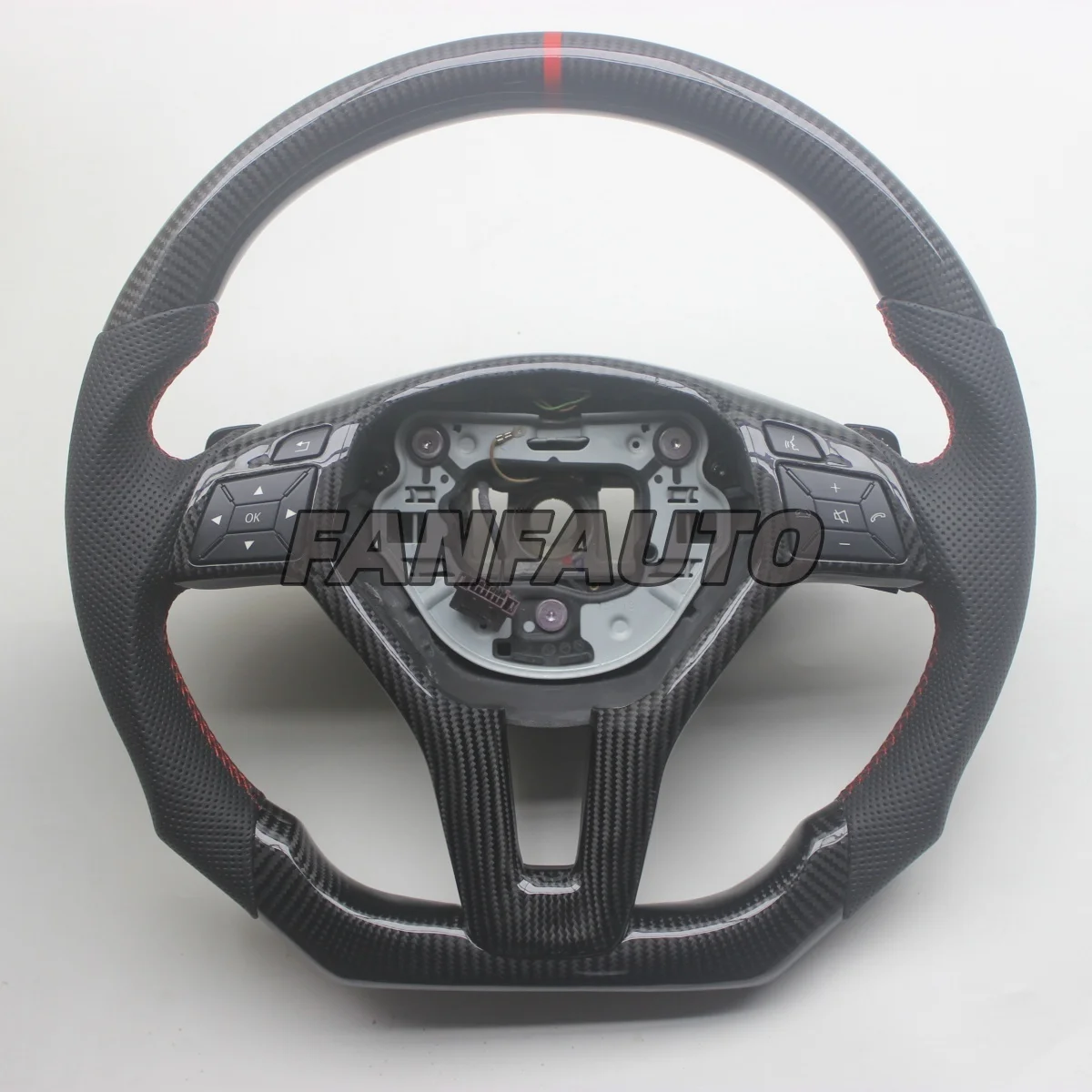 

Сменный руль из настоящего углеродного волокна с кожей для Benz W176 W204 W207 S204 W212 W218 C63 C E GLK CLASS