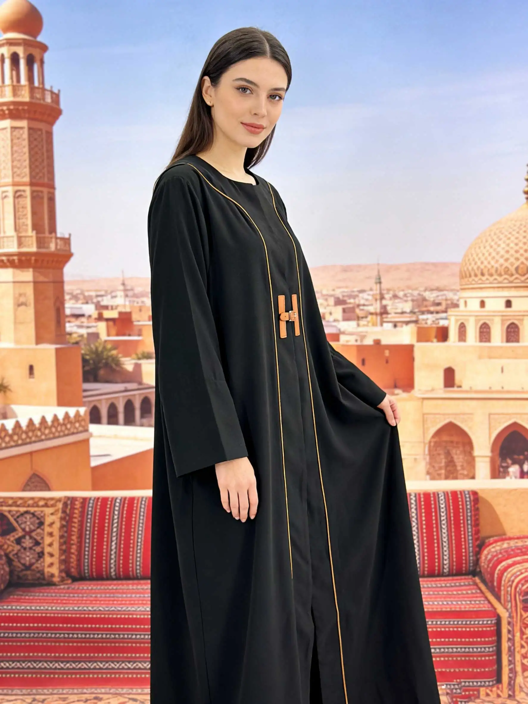Elegancka czarna abaja z skórzanymi detalami z klamrami, długa sukienka maxi z długim rękawem, damska muzułmańska marokańska kaftan, Ramadan, Islam, Dubaj, arabskie szaty 2026