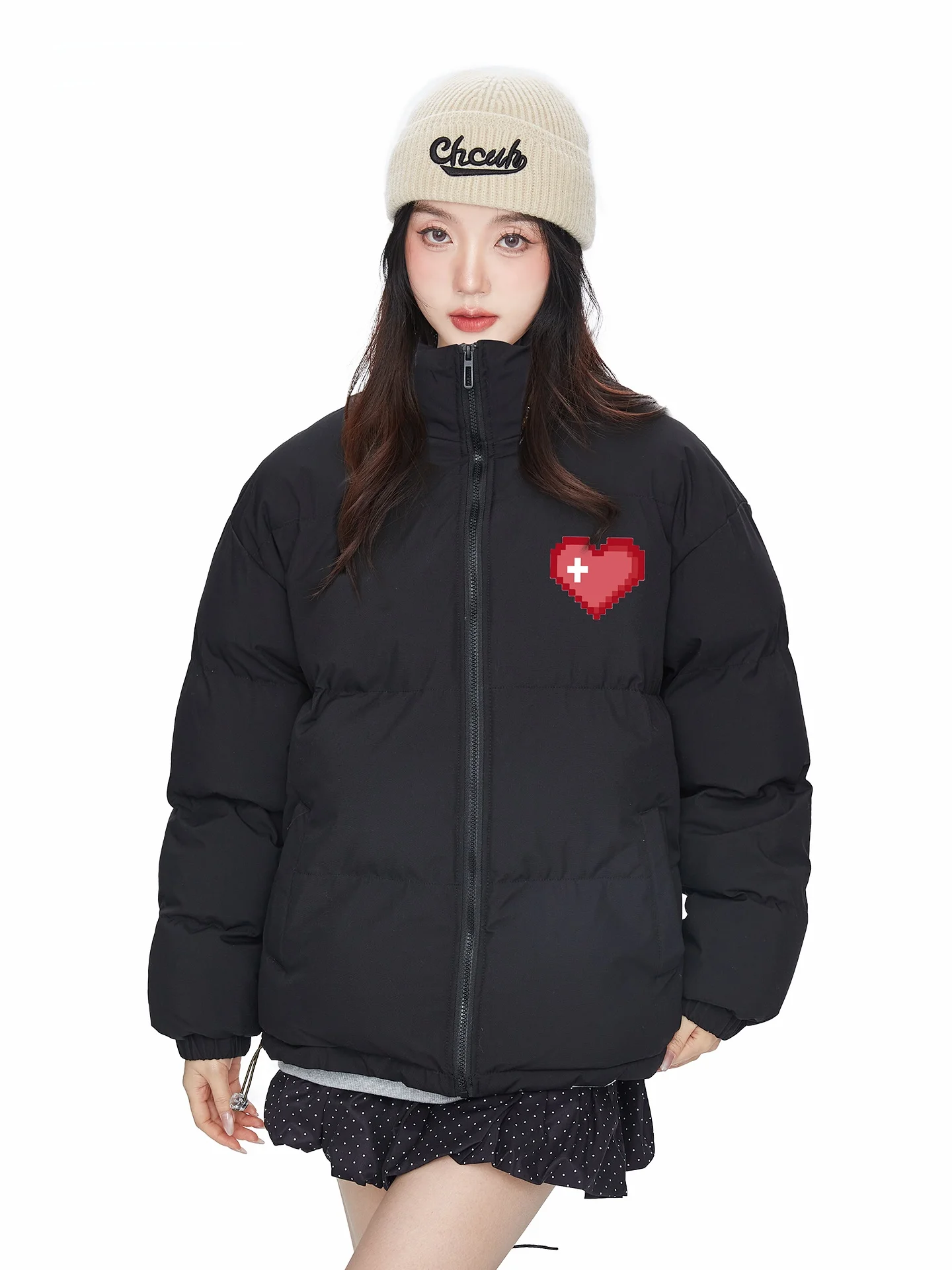 

Теплая хлопковая куртка с принтом в виде сердечек и воротником-стойкой для женщин, зимняя верхняя одежда для поездок на работу, утепленная, с длинными рукавами, на молнии