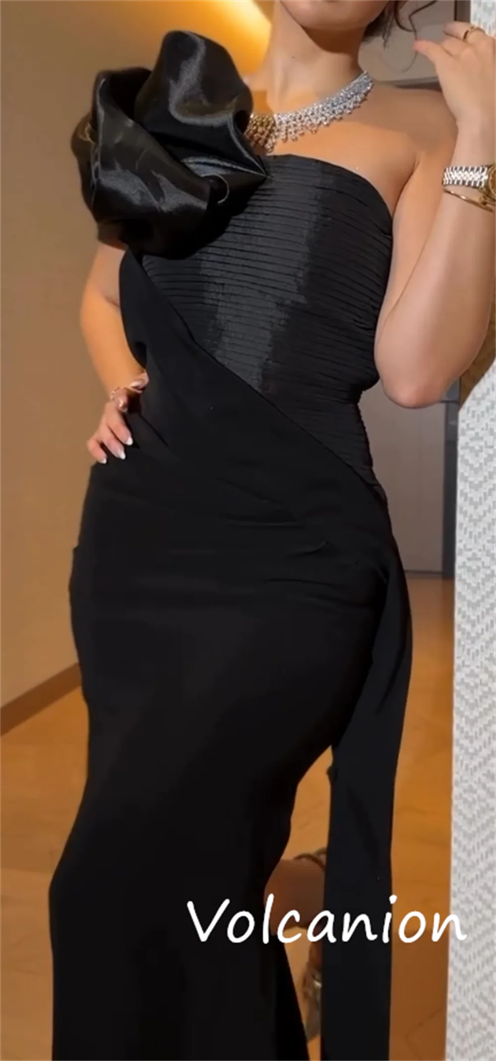 맞춤형 패션 저지 플라워 플리츠 스트레이트 끈이 없는 긴 드레스 맞춤형 행사 고품질 복고풍